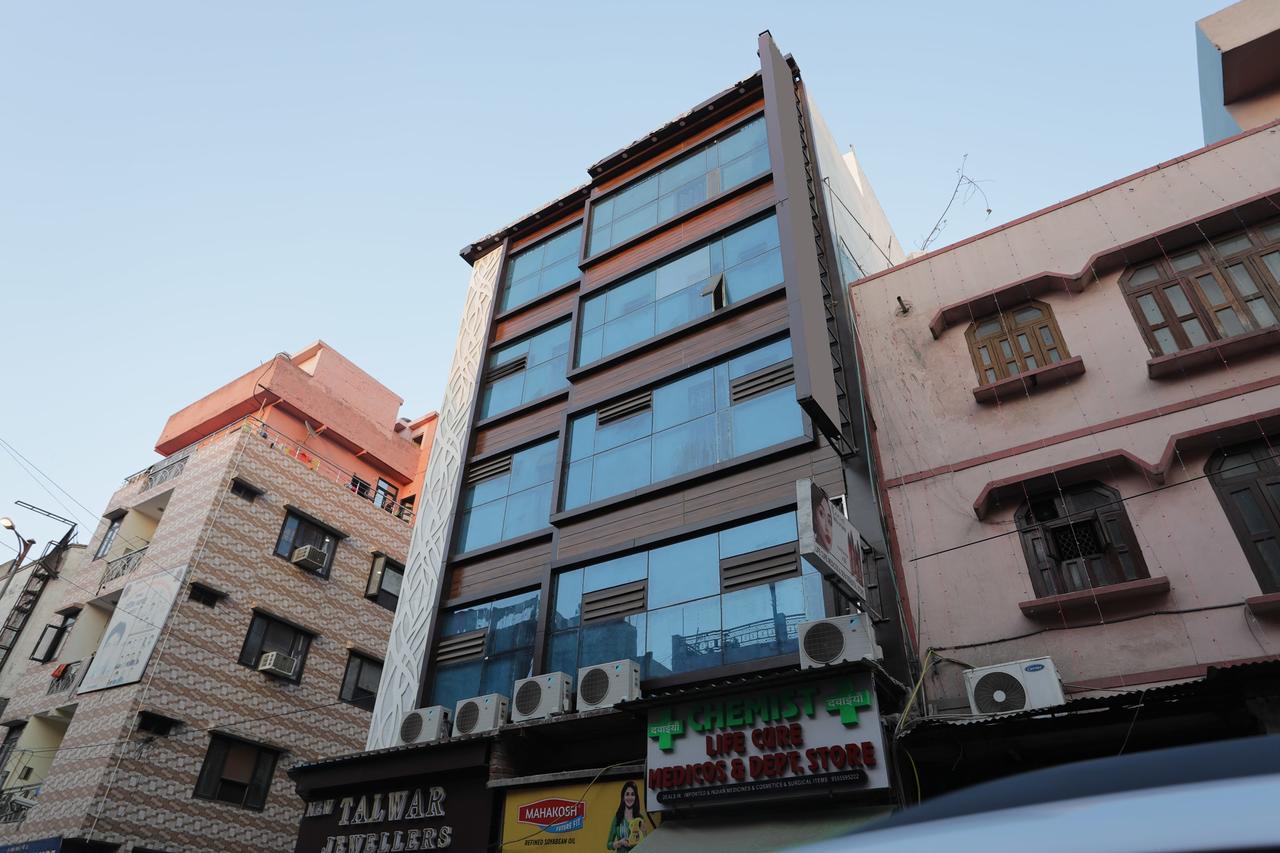 Corner Point 3* New Delhi